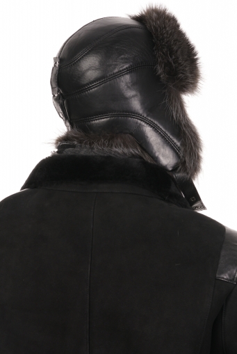 Миниатюра фотографии Шапка мужская из натуральной кожи с енотом