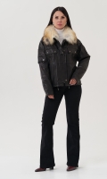 Миниатюра фотографии Женская куртка из натуральной кожи с отделкой их меха лисы