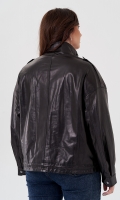 Миниатюра фотографии Куртка из натуральной кожи черного цвета