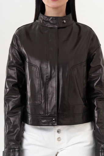 Миниатюра фотографии Куртка из натуральной кожи черного цвета