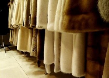 Магазин Leopard, где можно купить верхнюю одежду в Омске