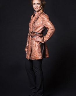 Купить Женское кожаное пальто из натуральной кожи питона с воротником в каталоге