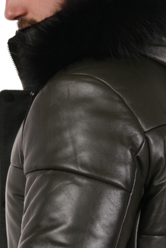 Миниатюра фотографии Мужская кожаная куртка из натуральной кожи на меху с капюшоном, отделка енот