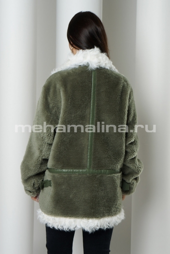 Миниатюра фотографии Укороченное меховое пальто 