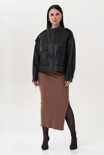 Миниатюра фотографии Куртка черного цвета с контрастной строчкой