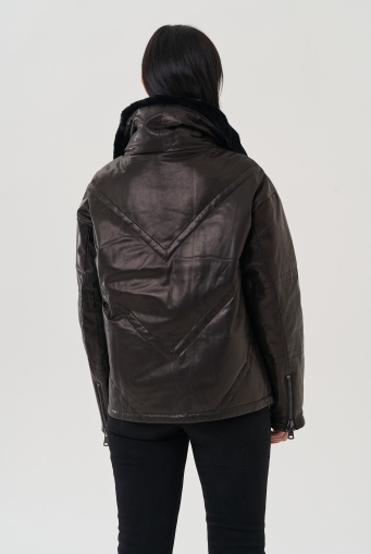 Миниатюра фотографии Куртка из натуральной кожи с отложным воротником
