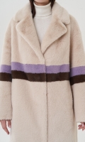Миниатюра фотографии Женское пальто из эко меха 