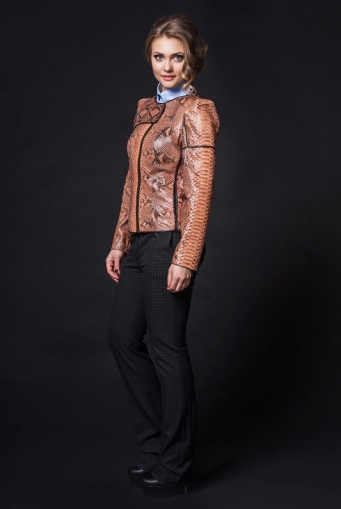 Миниатюра фотографии Женская кожаная куртка из натуральной кожи питона без воротника