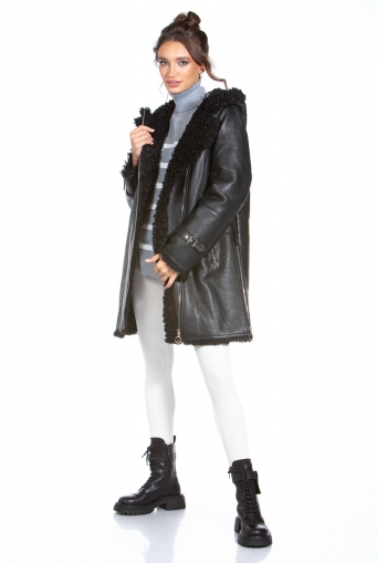 Миниатюра фотографии Женская кожаная куртка из эко-кожи с капюшоном, отделка искусственный мех
