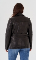 Миниатюра фотографии Женская кожаная куртка с поясом