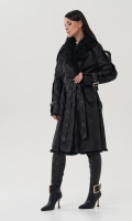Миниатюра фотографии Пальто черного цвета с мехом кролика