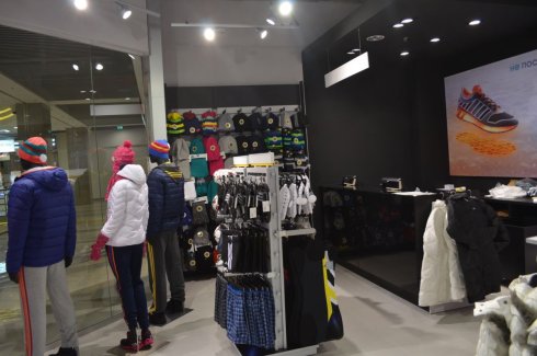 Adidas на пл. Карла Маркса