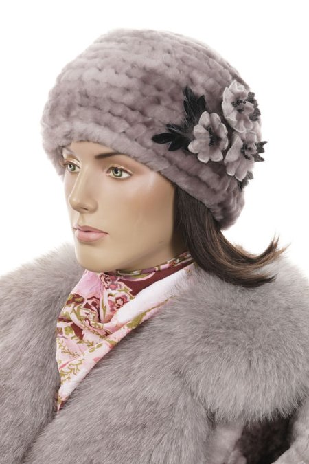 Купить Шапка женская из мутона в каталоге