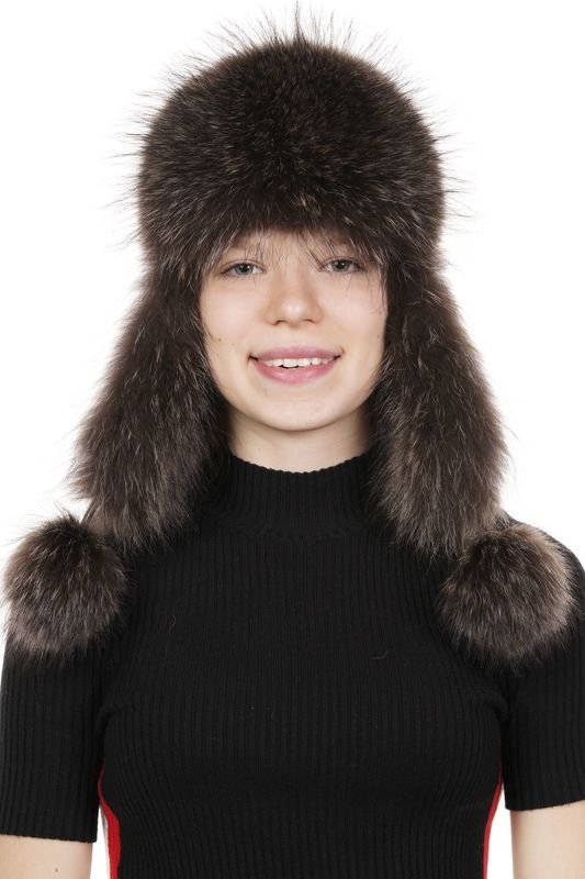 Миниатюра фотографии Шапка женская из натуральной кожи с енотом