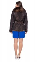 Миниатюра фотографии Куртка женская из текстиля с воротником, отделка енот