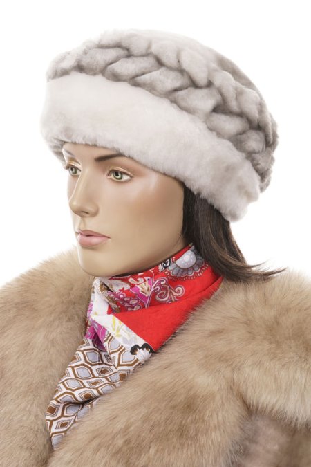 Купить Шапка женская из мутона в каталоге