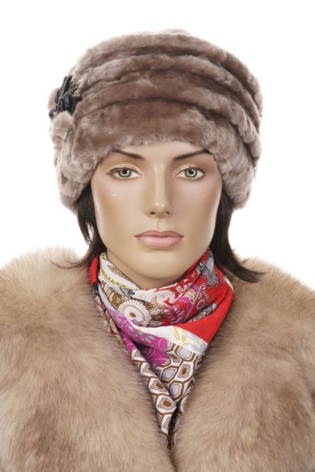 Купить Шапка женская из мутона в каталоге