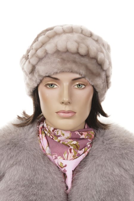 Купить Шапка женская из мутона в каталоге