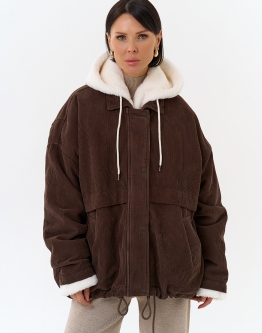Купить Женская утепленная куртка с отделкой из эко меха в каталоге Куртки