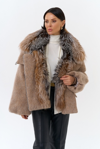 Миниатюра фотографии Женский пуховик с отделкой из меха блюфрост