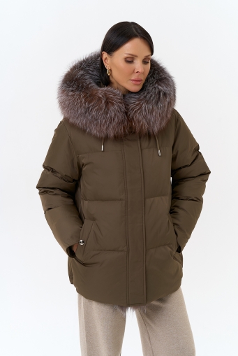 Миниатюра фотографии Женский пуховик с отделкой из меха блюфрост