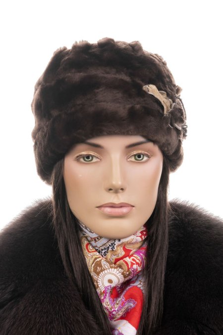 Купить Шапка женская из мутона в каталоге