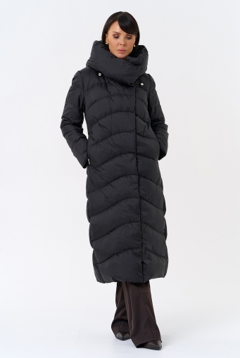 Миниатюра фотографии Женский длинный пуховик черного цвета с капюшоном
