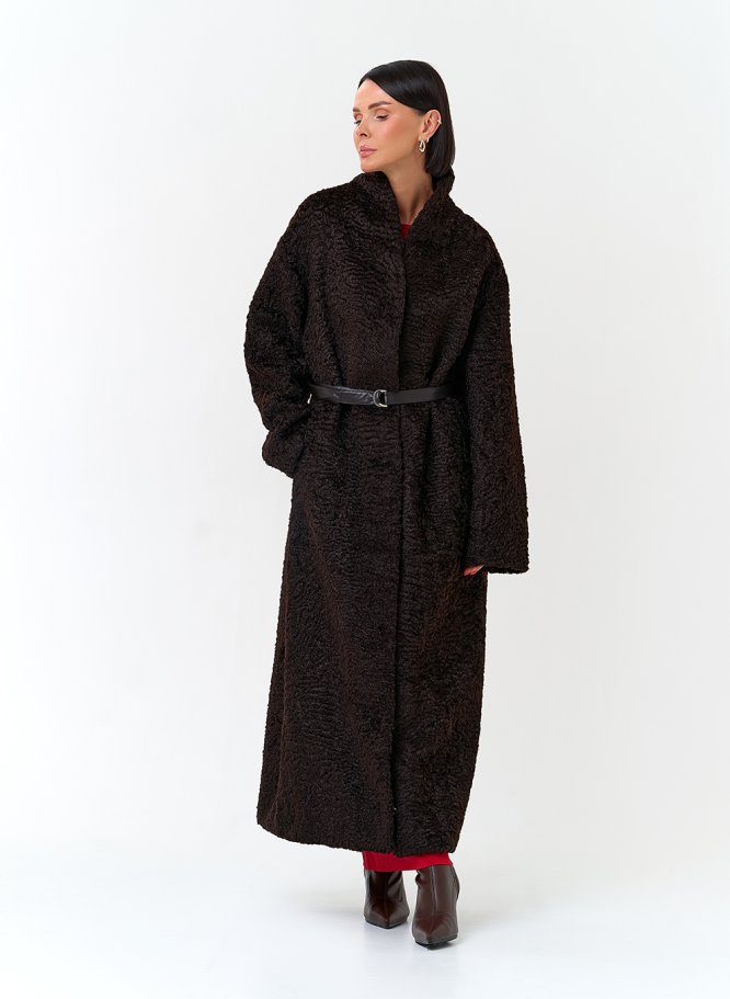 Миниатюра фотографии Женское пальто из эко меха