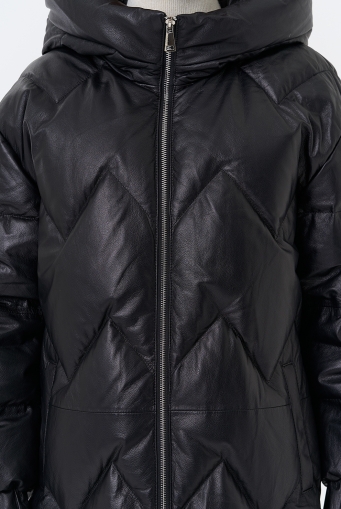 Миниатюра фотографии Длинный пуховик из кожи