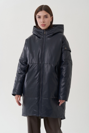 Миниатюра фотографии Женский пуховик синего цвета из эко кожи