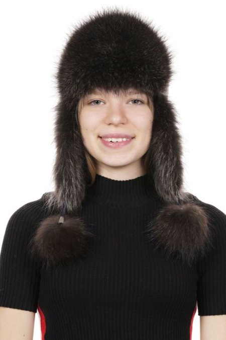 Купить Шапка женская из натуральной кожи с енотом в каталоге