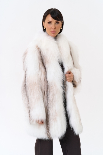 Миниатюра фотографии Белая шуба из лисы