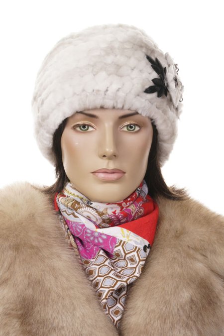 Купить Шапка женская из мутона в каталоге
