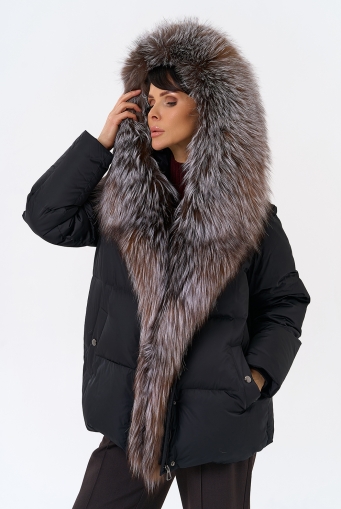 Миниатюра фотографии Женский пуховик с отделкой из меха блюфрост