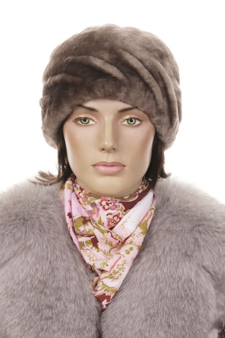 Купить Шапка женская из мутона в каталоге