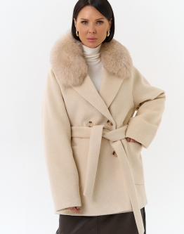 Купить Женское утепленное пальто с отделкой из меха песца в каталоге
