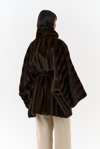 Миниатюра фотографии Женская шуба из эко меха с воротником стойкой