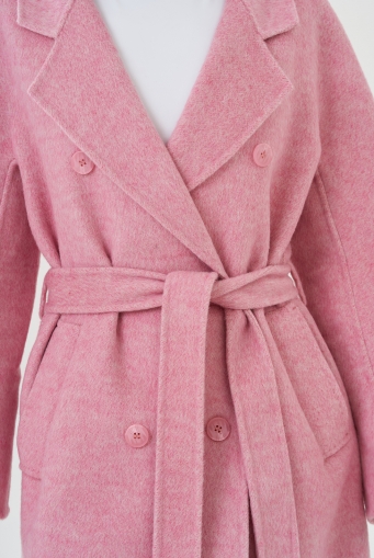 Миниатюра фотографии Пальто удлиненное в розовом цвете с поясом