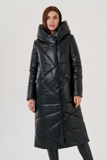 Миниатюра фотографии Черный длинный пуховик из эко кожи