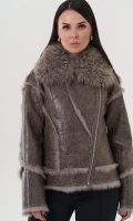 Миниатюра фотографии Куртка женская серого цвета с отложным воротником 
