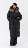 Миниатюра фотографии Женский пуховик с отделкой из меха блюфрост