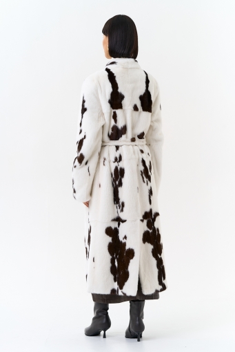 Миниатюра фотографии Шуба из меха норки в расцветке "ягуар"