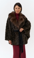 Миниатюра фотографии Шуба из меха норки с воротником из меха лисы
