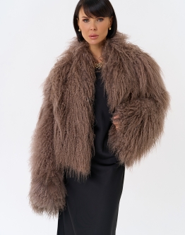 Купить Короткая шуба из ламы в каталоге