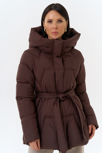 Миниатюра фотографии Женский пуховик с поясом