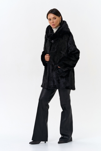 Миниатюра фотографии Шуба из меха норки с капюшоном