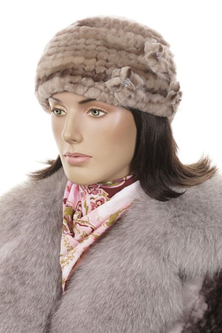 Купить Шапка женская из мутона в каталоге