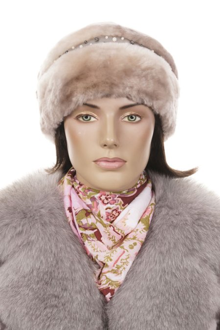 Купить Шапка женская из мутона в каталоге