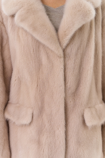 Миниатюра фотографии Шуба из меха норки с английским воротником