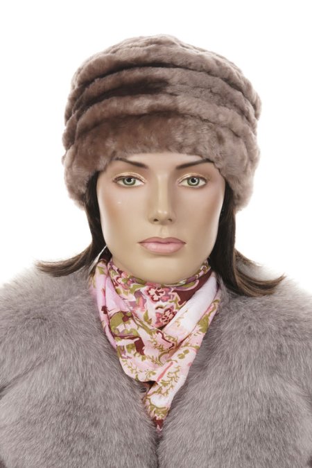 Купить Шапка женская из мутона в каталоге